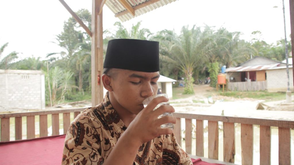 HATI-HATI AKIBAT MINUM AIR PUTIH 